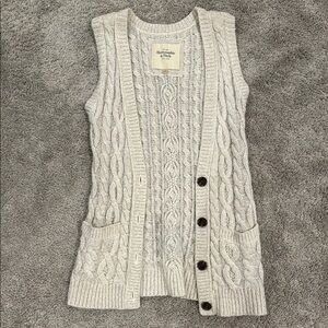 Abercrombie & Fitch Women's Beige Cable Knit Sweater Vest
